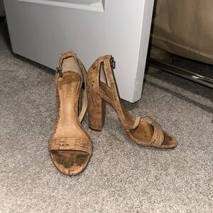 Schutz cork heel size 7